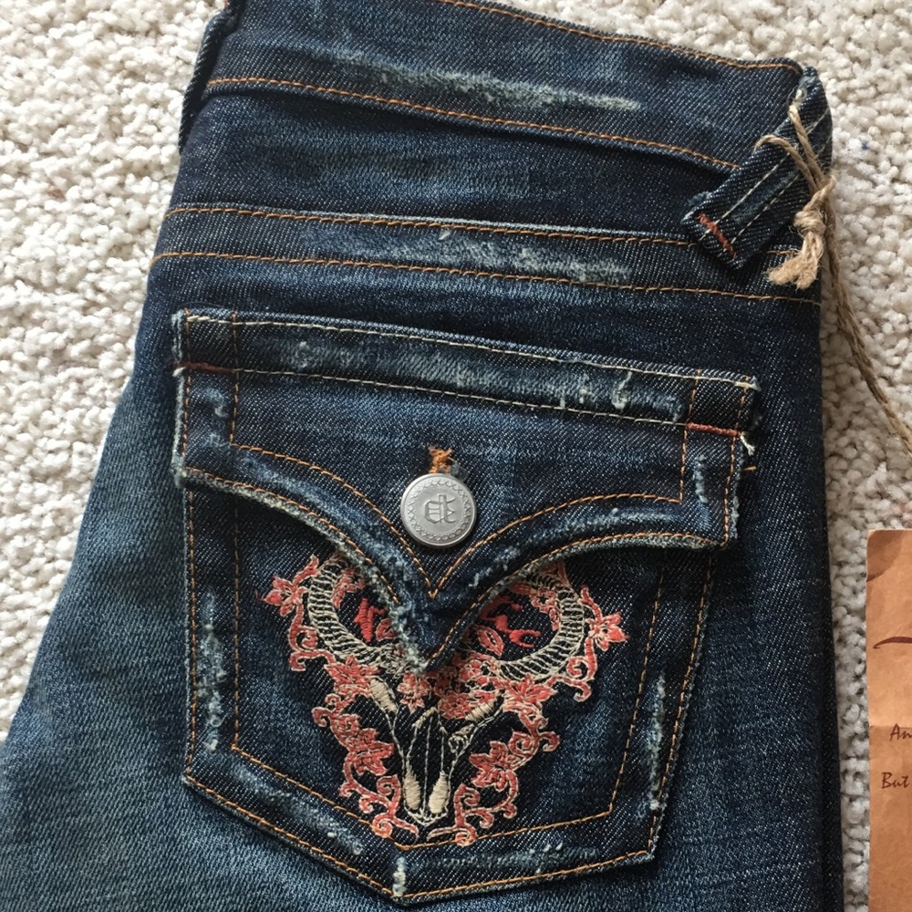 *Flared* NWT Distressed Embroidered Back Flap Pocket Jean w/ Boot Cut Flare - Picture 2 of 7